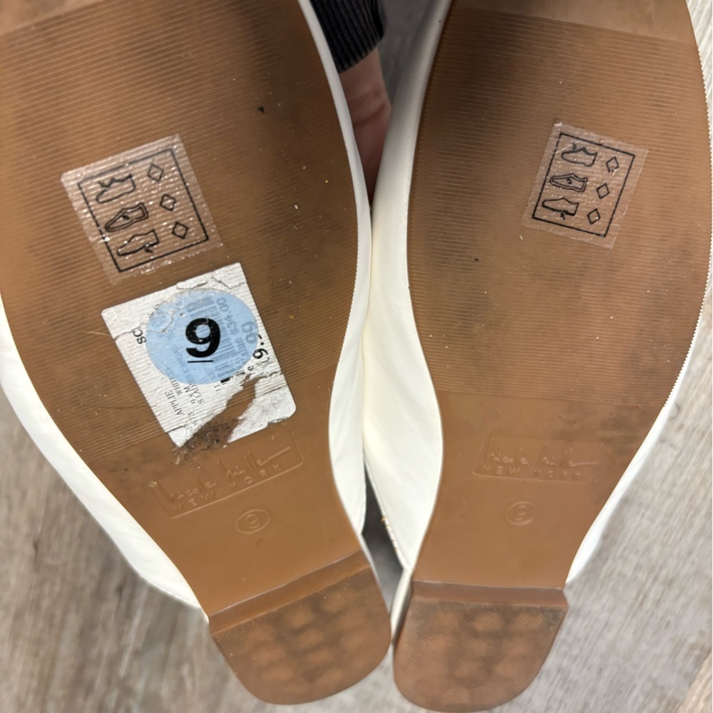 Nicole Miller White Mules with Gold Chain Top Detail - Picture 6 of 6